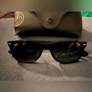 Ray-Ban Black Sunglasses